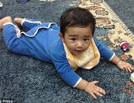 Noorwali là cậu bé đáng yêu, ngoan ngoãn và luôn nở nụ cười trên môi