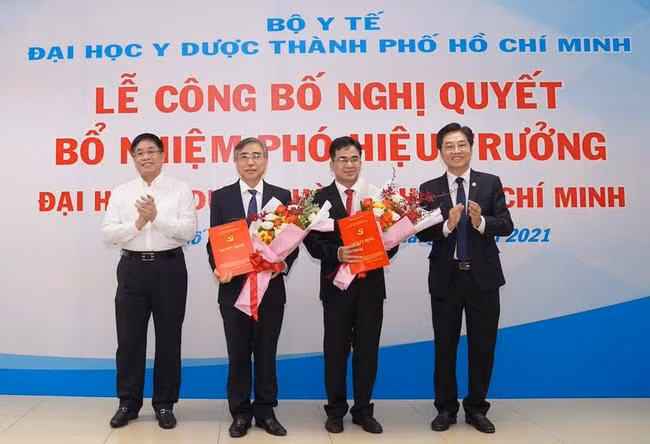 Hai Phó Hiệu trưởng trường ĐH Y dược TP. HCM vừa được bổ nhiệm vào đầu tháng 4/2021 đã bị Bộ Y tế yêu cầu thu hồi quyết định.