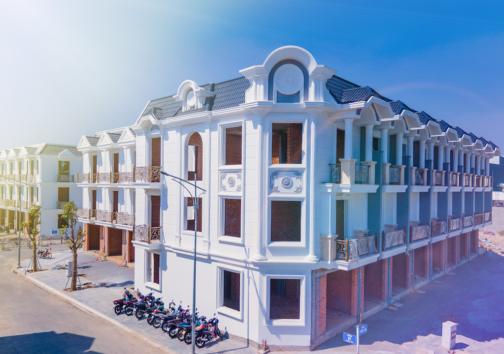 Tại Dĩ An, đến thời điểm hiện nay, hầu hết các dự án nhà phố được đầu tư bài bản hầu như đã có mức giá trung bình vượt mức 5 đến 7 tỷ đồng/căn.