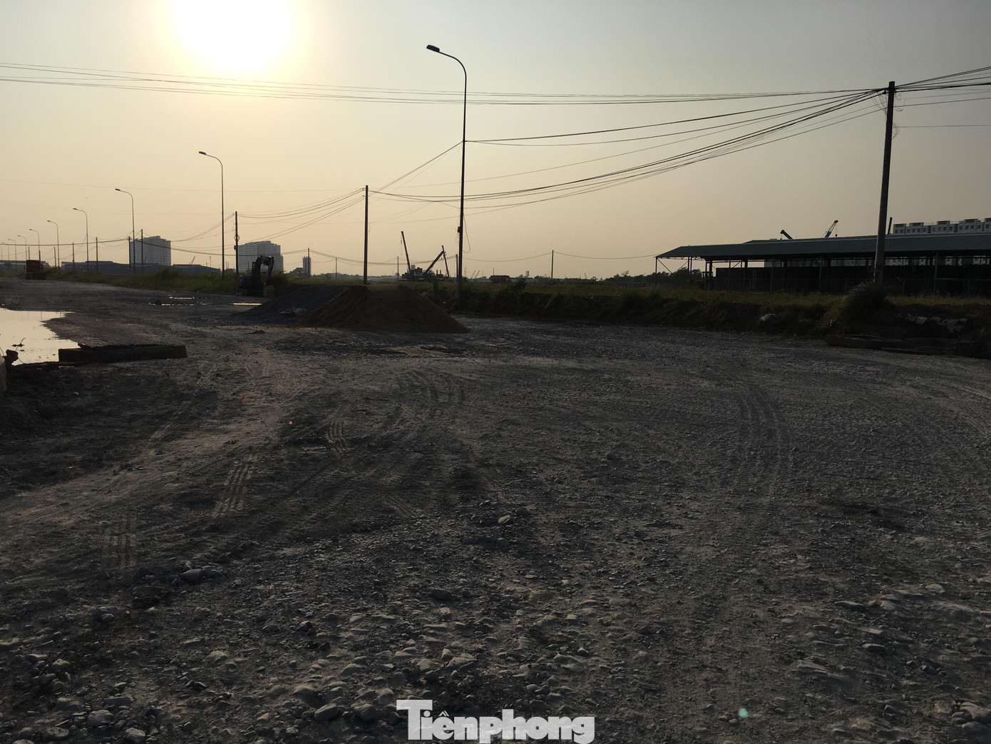 Đến năm 2017, Công ty CP cảng Phú Định quyết định tăng vốn điều lệ từ 330 tỷ đồng lên 1.000 tỷ đồng. Đối tác chiến lược tiếp tục mua thêm cổ phần và tăng tỉ lệ sở hữu lên hơn 59,73%. Điều này cũng đồng nghĩa với việc Nhà nước mất quyền chi phối đối với dự án này và dự án rơi vào tay tư nhân.