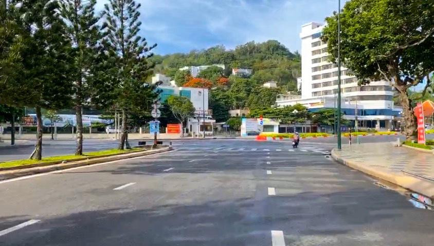 Ông Hoàng Vũ Thảnh, Chủ tịch UBND TP.Vũng Tàu báo cáo tại cuộc họp, trên địa bàn đã có 35 ca nhiễm COVID-19 cộng đồng.