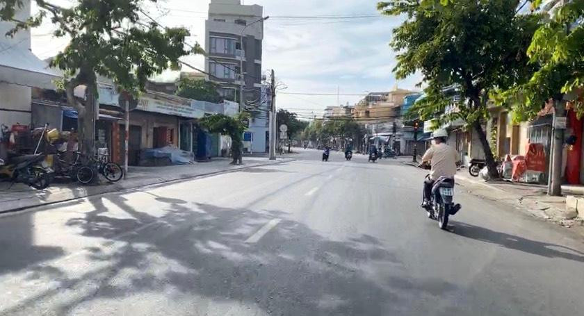 TP.Vũng Tàu cũng đề nghị nhân dân bình tĩnh, không hoang mang, chấp hành nghiêm các quy định về phòng, chống dịch bệnh và đặt niềm tin vào sự chỉ đạo, điều hành của Đảng bộ, chính quyền TP.Vũng Tàu trong công tác phòng chống dịch COIVI-19.