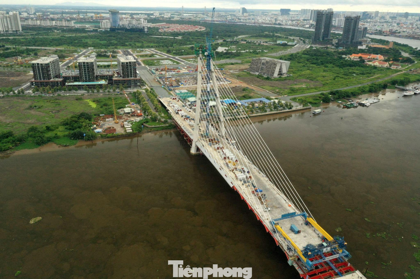 Đồng thời, việc tổ chức “3 tại chỗ”, xét nghiệm định kỳ do tình hình dịch kéo dài cũng đã làm phát sinh chi phí hoạt động của nhà thầu.