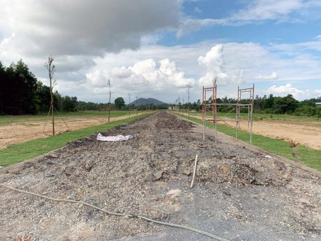 Dự án "ma" Phú Mỹ Eco City 6 đang bị phá bỏ hạ tầng. Dự án "ma" Phú Mỹ Eco City 6 đang bị phá bỏ hạ tầng.