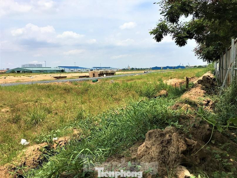 Như vậy, chức năng sử dụng đất hiện nay của Cảng sông Phú Định (quy mô 60,3996ha) là đất xây dựng cảng (kho bãi, hạ tầng kỹ thuật).