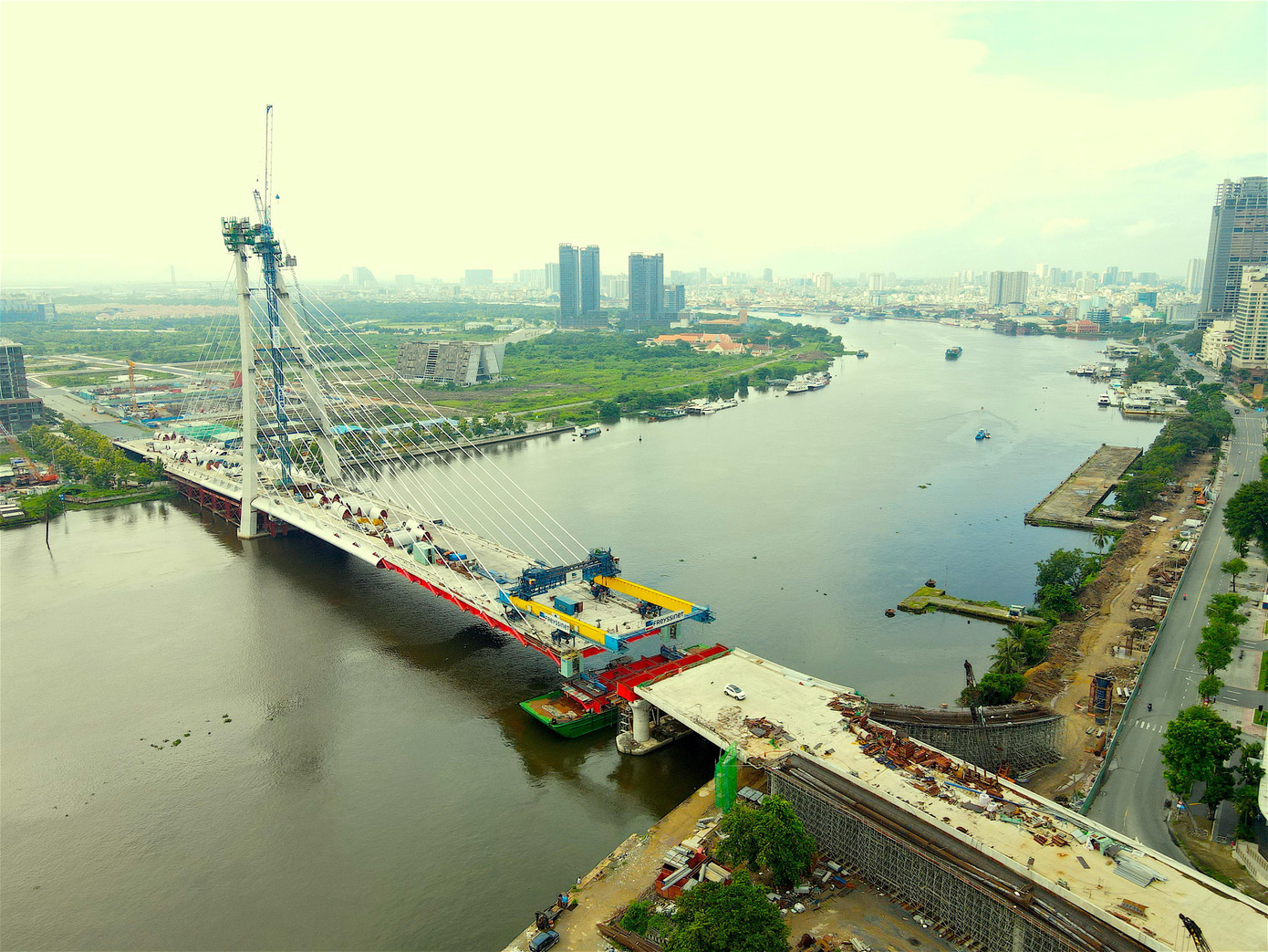 Cả 4 lô đất này đều nằm gần cầu Thủ Thiêm 2, dễ dàng di chuyển vào trung tâm TPHCM. Cả 4 lô đất này đều nằm gần cầu Thủ Thiêm 2, dễ dàng di chuyển vào trung tâm TPHCM.