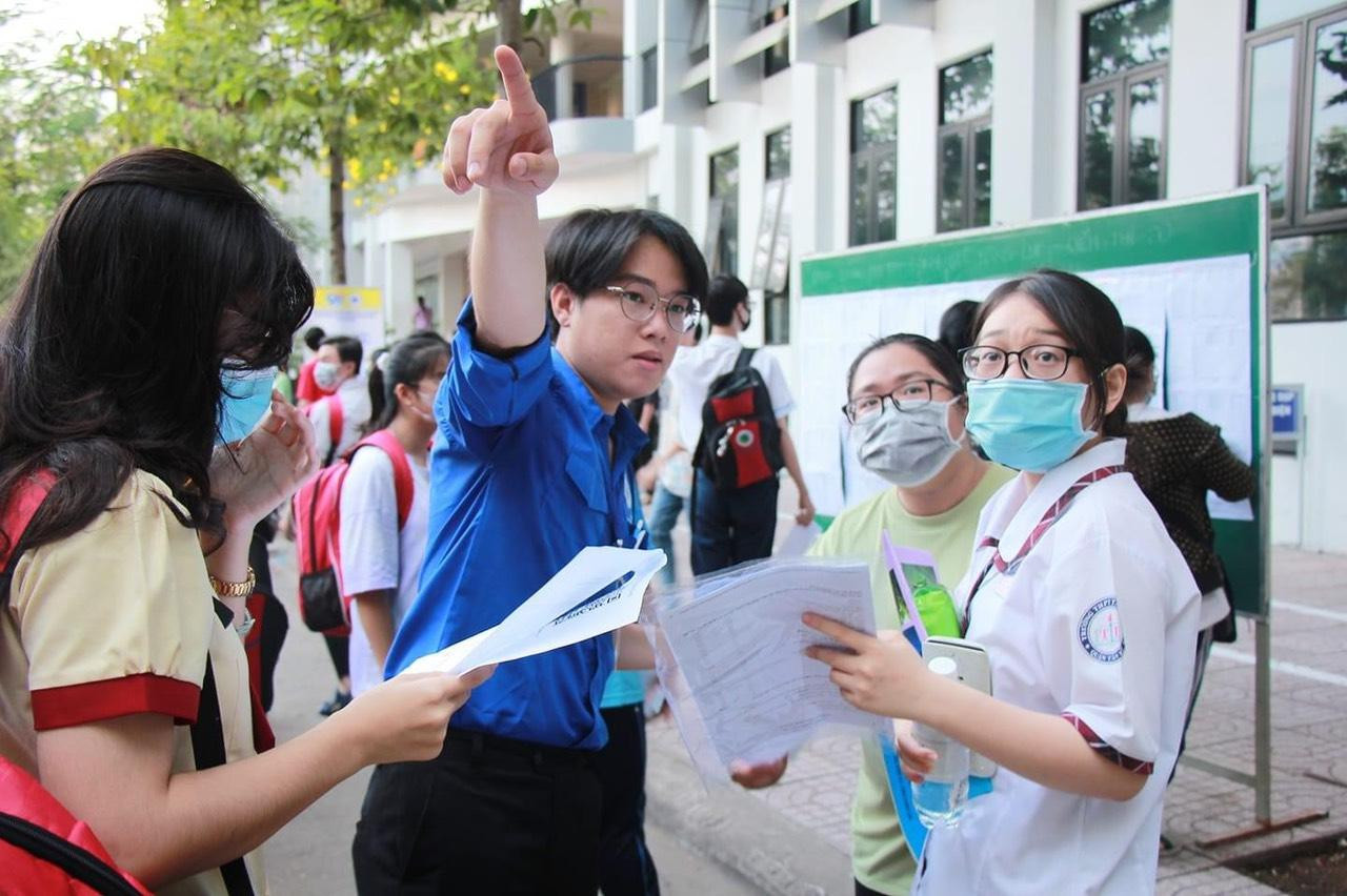 Hôm nay ĐHQG TP. HCM công bố điểm thi đánh giá năng lực. Hôm nay ĐHQG TP. HCM công bố điểm thi đánh giá năng lực.