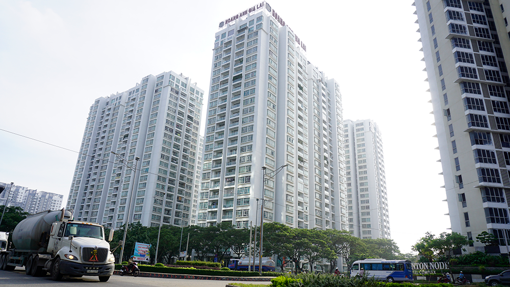 Hàng chục chung cư ở TPHCM chưa được cấp sổ hồng vì không tính được tiền sử dụng đất.