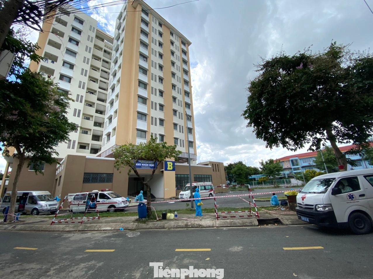 Bệnh viện Dã chiến thu dung số 2 có quy mô 2.000 giường bệnh.