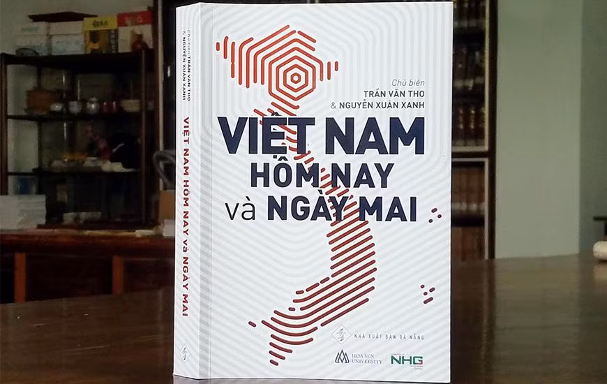 “Việt Nam hôm nay và ngày mai” – một quyển sách viết về đất nước Việt Nam dưới góc nhìn đa chiều từ nhiều lĩnh vực. “Việt Nam hôm nay và ngày mai” – một quyển sách viết về đất nước Việt Nam dưới góc nhìn đa chiều từ nhiều lĩnh vực.