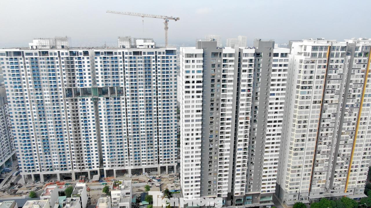 Sở Xây dựng TPHCM đã có hướng dẫn điều chỉnh để tính lệ phí trước bạ cho người dân khi chuyển nhượng căn hộ chung cư từ 15 tầng trở lên. Sở Xây dựng TPHCM đã có hướng dẫn điều chỉnh để tính lệ phí trước bạ cho người dân khi chuyển nhượng căn hộ chung cư từ 15 tầng trở lên.