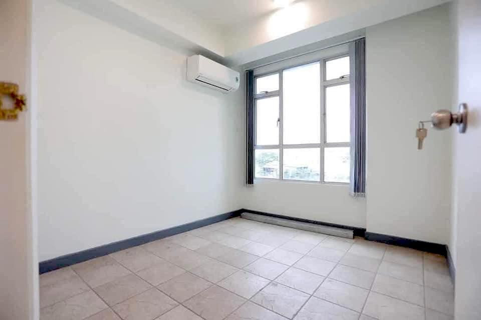 Tuy nhiên, các kiến trúc sư cho rằng, chủ đầu tư thiết kế các căn hộ rất chật chội, như những “tổ chim”. Ảnh: Q.R.