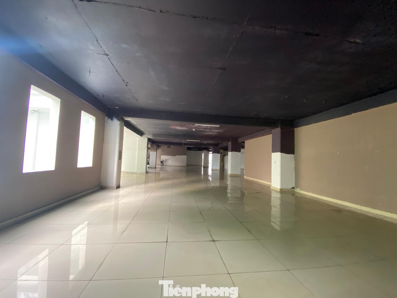 Sơn nước còn nham nhở.