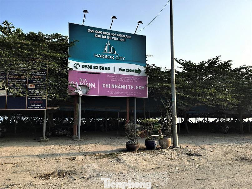 Khu cảng sông Phú Định từng được nhiều sàn môi giới bất động sản quảng cáo là dự án Harbor City.