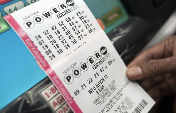 Tấm vé có giá trị trúng giải thưởng cao. Tấm vé có giá trị trúng giải thưởng cao.