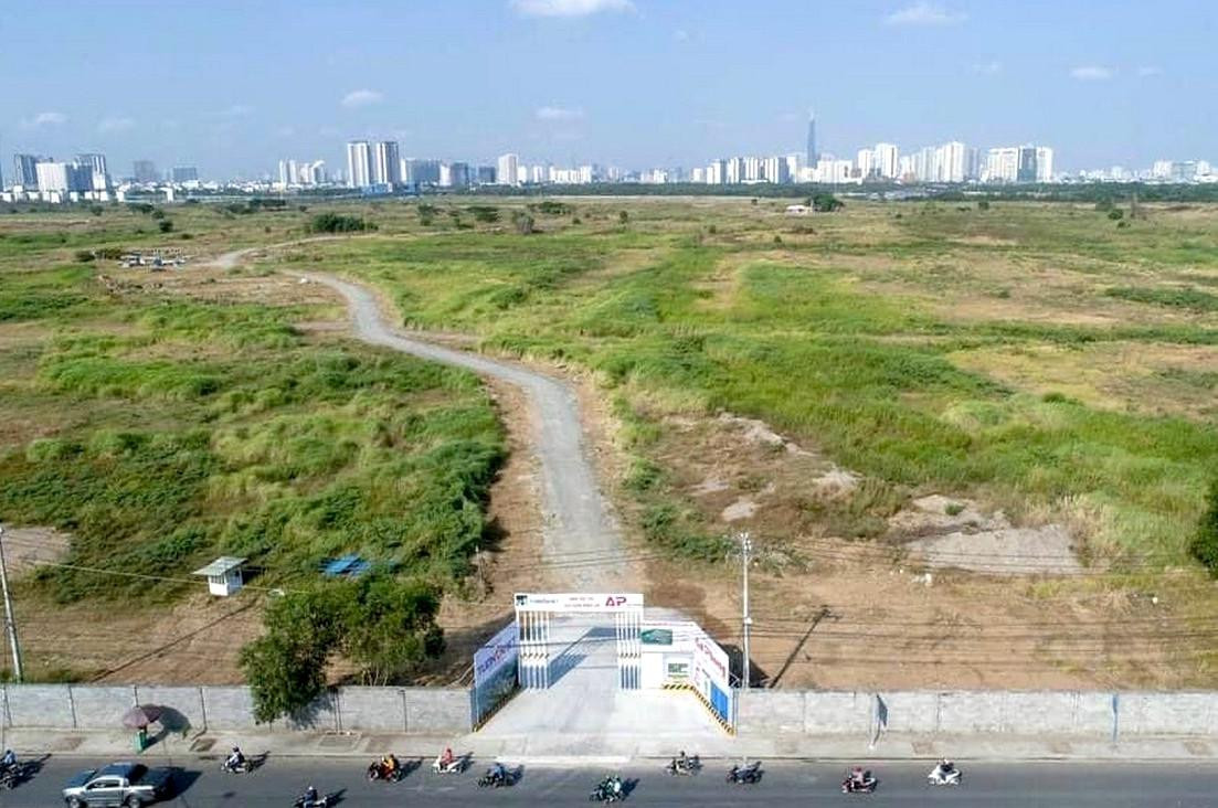 HoREA đề nghị Chính phủ “luật hoá” điểm b Khoản 1 Điều 10 Nghị quyết 42/2017/NQ-QH14 của Quốc hội, bổ sung vào các đạo luật Đất đai và Kinh doanh bất động sản quy định này. HoREA đề nghị Chính phủ “luật hoá” điểm b Khoản 1 Điều 10 Nghị quyết 42/2017/NQ-QH14 của Quốc hội, bổ sung vào các đạo luật Đất đai và Kinh doanh bất động sản quy định này.