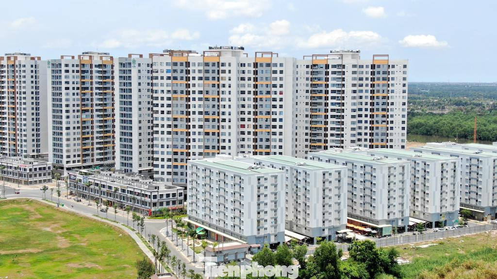 Các ngân hàng vẫn liên tục công bố lãi lớn là thiếu thiện chí trong việc chia sẻ khó khăn với chính khách hàng của mình. Các ngân hàng vẫn liên tục công bố lãi lớn là thiếu thiện chí trong việc chia sẻ khó khăn với chính khách hàng của mình.