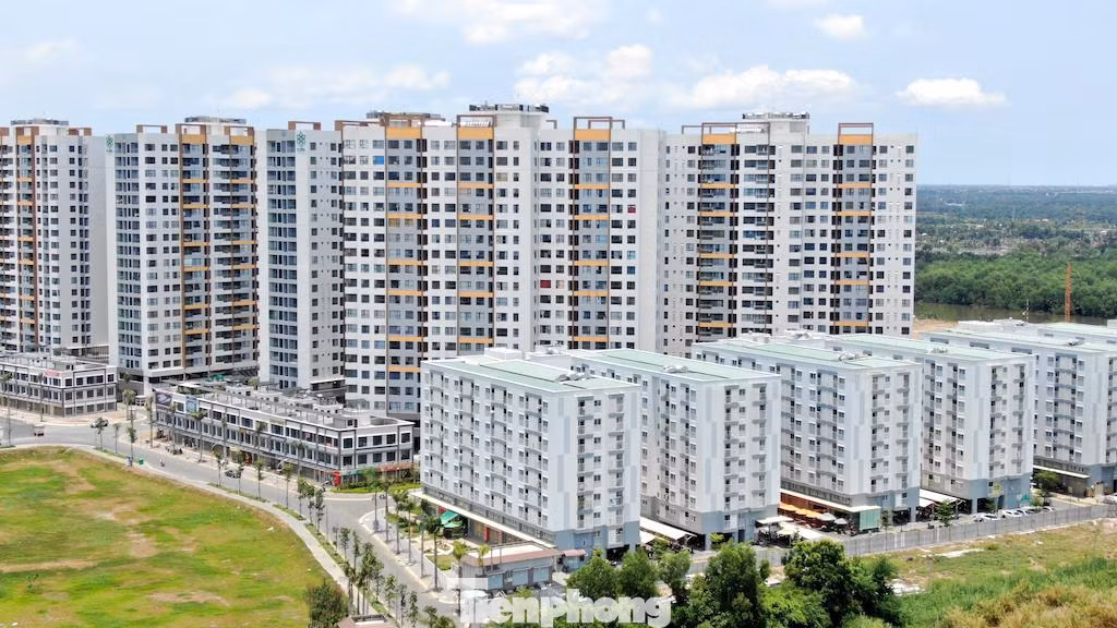 Các ngân hàng vẫn liên tục công bố lãi lớn là thiếu thiện chí trong việc chia sẻ khó khăn với chính khách hàng của mình. Các ngân hàng vẫn liên tục công bố lãi lớn là thiếu thiện chí trong việc chia sẻ khó khăn với chính khách hàng của mình.