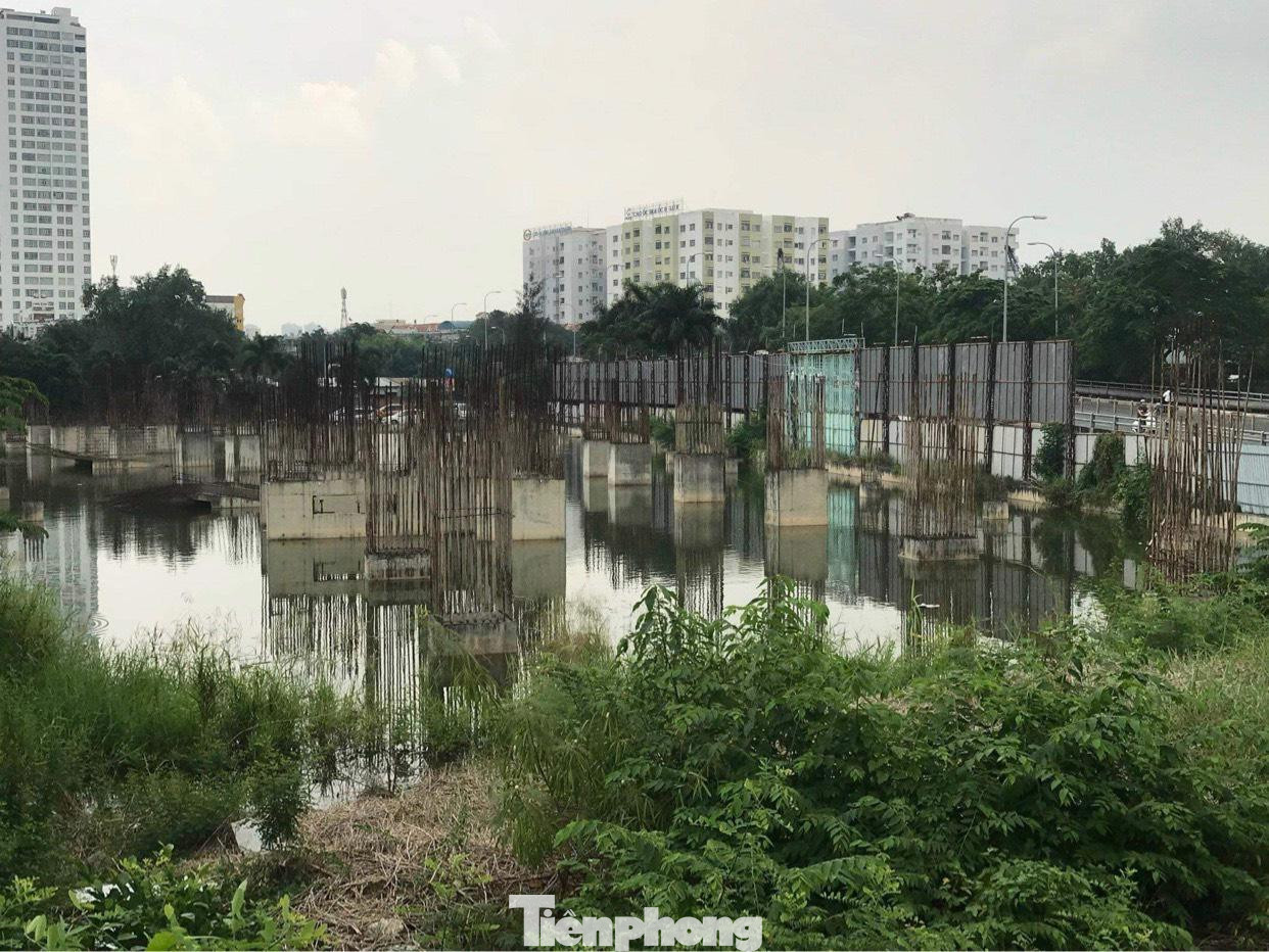 Thị trường bất động sản đang bị nghẽn vì thiếu dòng tiền. Thị trường bất động sản đang bị nghẽn vì thiếu dòng tiền.