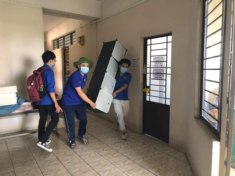 Trung tâm cách ly sẽ chịu trách nhiệm làm biên bản với nhóm người ở tại từng phòng.