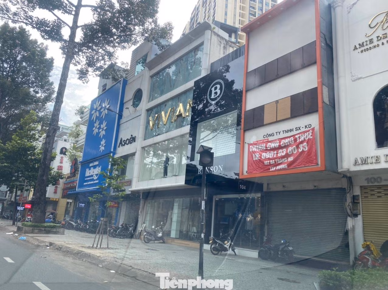 “Cho thuê mặt bằng”, “cho thuê nhà nguyên căn” là hình ảnh dễ bắt gặp trên đường phố TPHCM.
