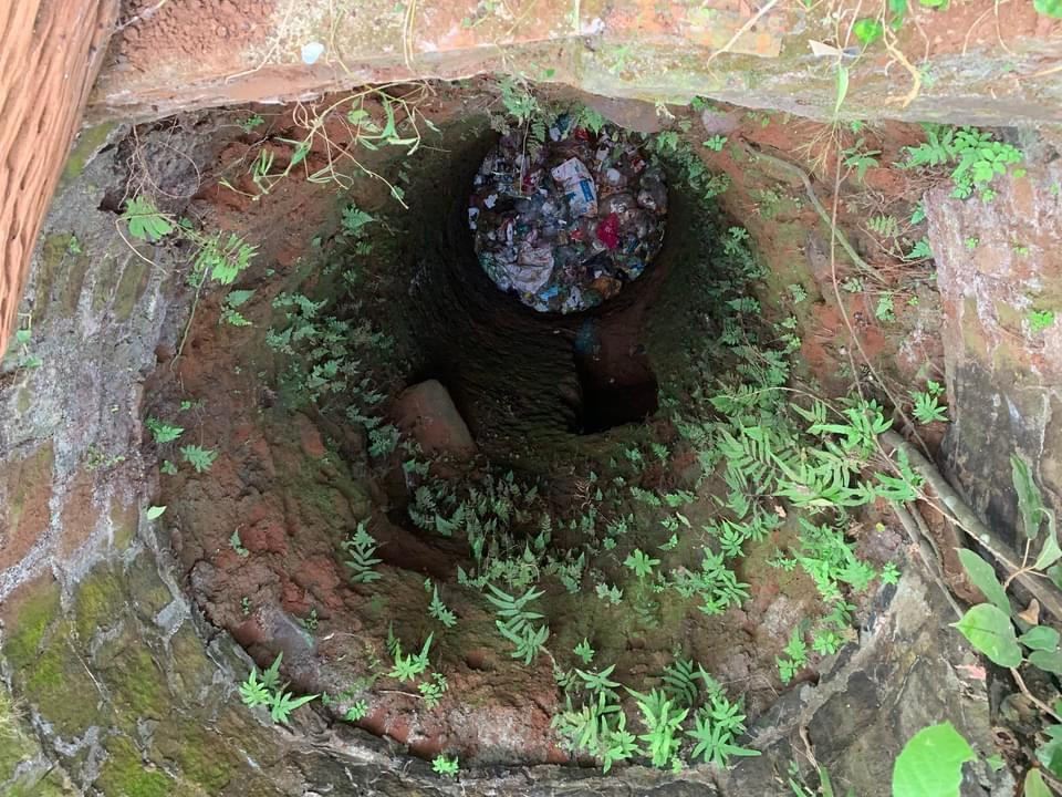 Cái giếng khô, nơi Hải đã ở cùng thi thể nạn nhân từ tối 7/12 đến tối 8/12. Cái giếng khô, nơi Hải đã ở cùng thi thể nạn nhân từ tối 7/12 đến tối 8/12.