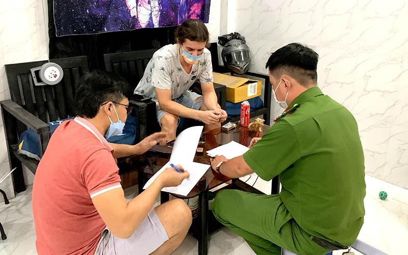 Shedko Dmitri làm việc với công an. Shedko Dmitri làm việc với công an.