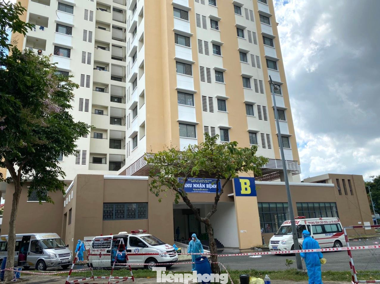 Hiện tại, số ca mắc COVID-19 trên địa bàn TPHCM đã vượt qua con số 7.000 ca. Dự báo số ca mắc còn tiếp tục tăng nhanh trong thời gian tới, khi mà tình hình dịch bệnh vẫn còn diễn biến phức tạp.