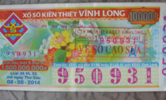 Hình ảnh tờ vé số bị đánh tráo giả mạo.
