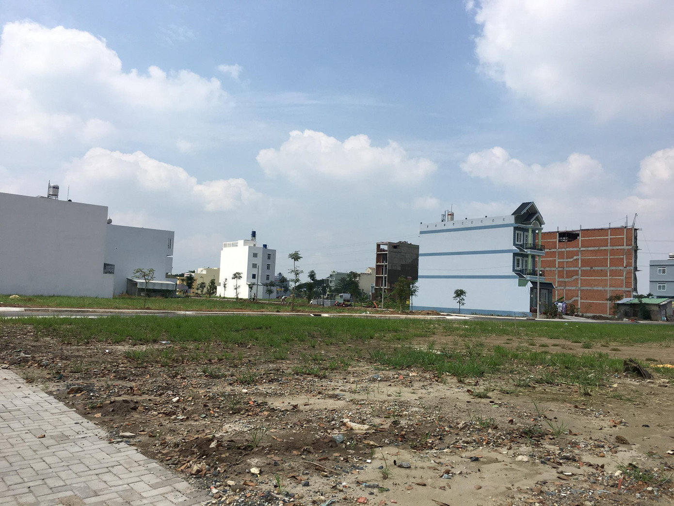 Hồi cuối tháng 2, Cục Thuế tỉnh Bà Rịa-Vũng đã yêu cầu các tổ chức, cá nhân chấp hành pháp luật thuế chuyển nhượng, kinh doanh bất động sản tại tỉnh Bà Rịa-Vũng Tàu. Hồi cuối tháng 2, Cục Thuế tỉnh Bà Rịa-Vũng đã yêu cầu các tổ chức, cá nhân chấp hành pháp luật thuế chuyển nhượng, kinh doanh bất động sản tại tỉnh Bà Rịa-Vũng Tàu.