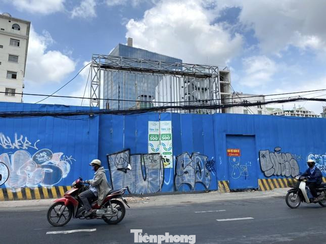 TPHCM hào phóng khi để lại toàn bộ số tiền thu được từ việc chuyển mục đích sử dụng đất tại số 7-9 Tôn Đức Thắng và số 9-11 Tôn Đức Thắng, quận 1 cho Bộ Tư lệnh Hải quân. TPHCM hào phóng khi để lại toàn bộ số tiền thu được từ việc chuyển mục đích sử dụng đất tại số 7-9 Tôn Đức Thắng và số 9-11 Tôn Đức Thắng, quận 1 cho Bộ Tư lệnh Hải quân.