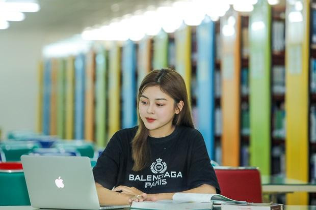 Vì sao nhiều trường đại học không giảm học phí khi sinh viên học online? ảnh 1