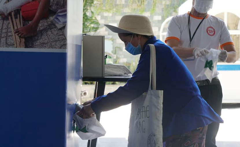 CT Group giúp đỡ cho hàng ngàn người nghèo mỗi ngày thông qua việc vận hành 2 ATM Gạo tại 20A Trương Định, quận 3 và 360 Xa lộ Hà Nội, TP.Thủ Đức.