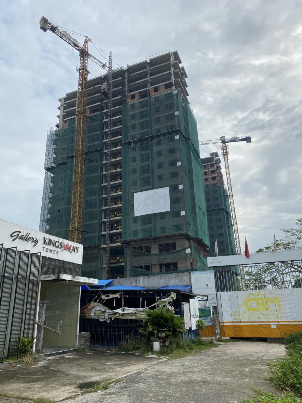 Dự án Kingsway Tower (quận Bình Tân, TPHCM) đang ngưng thi công. Dự án Kingsway Tower (quận Bình Tân, TPHCM) đang ngưng thi công.