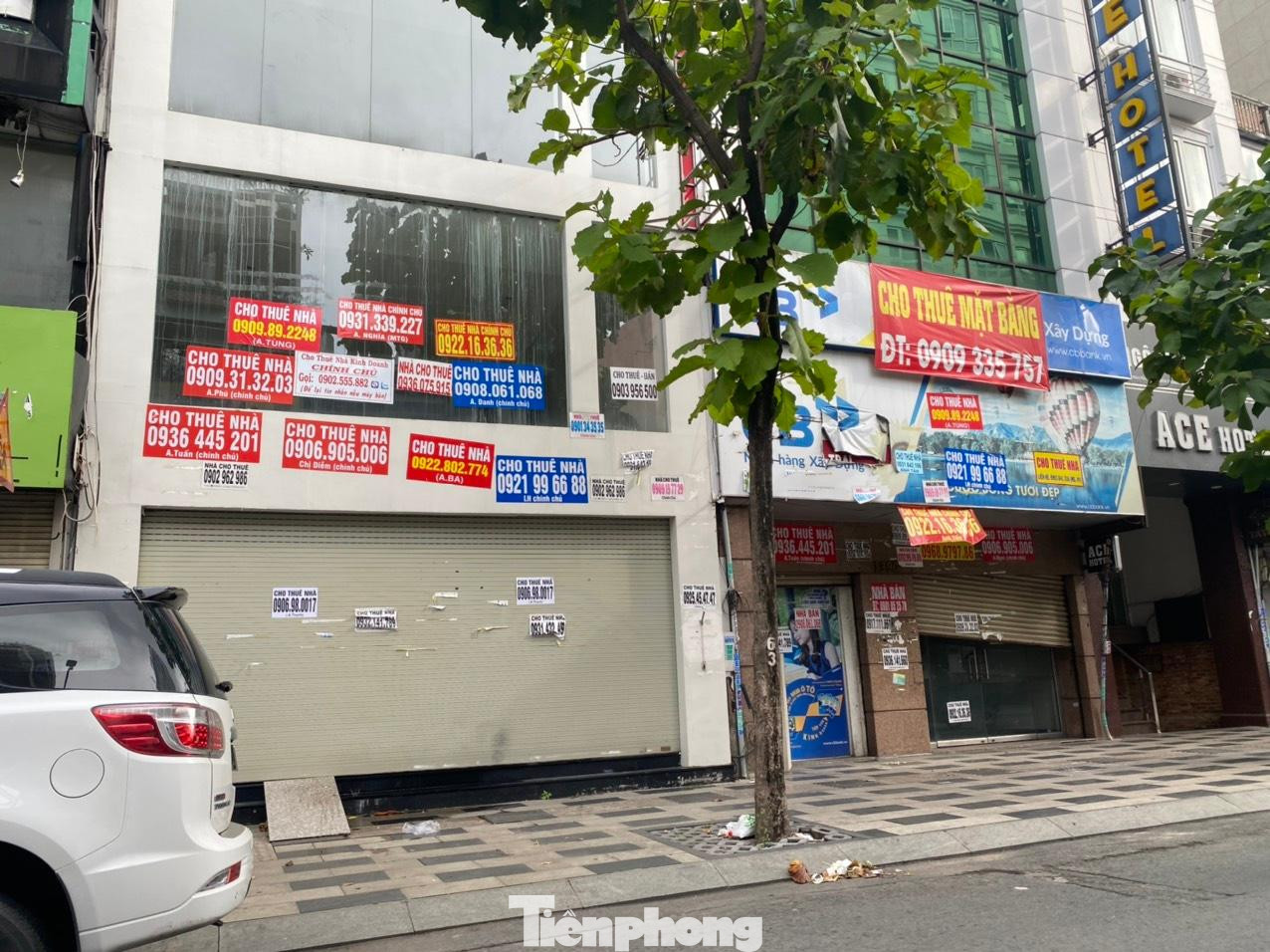 Phố thời trang sầm uất nhất TPHCM là đường Nguyễn Trãi cũng không ngoại lệ.