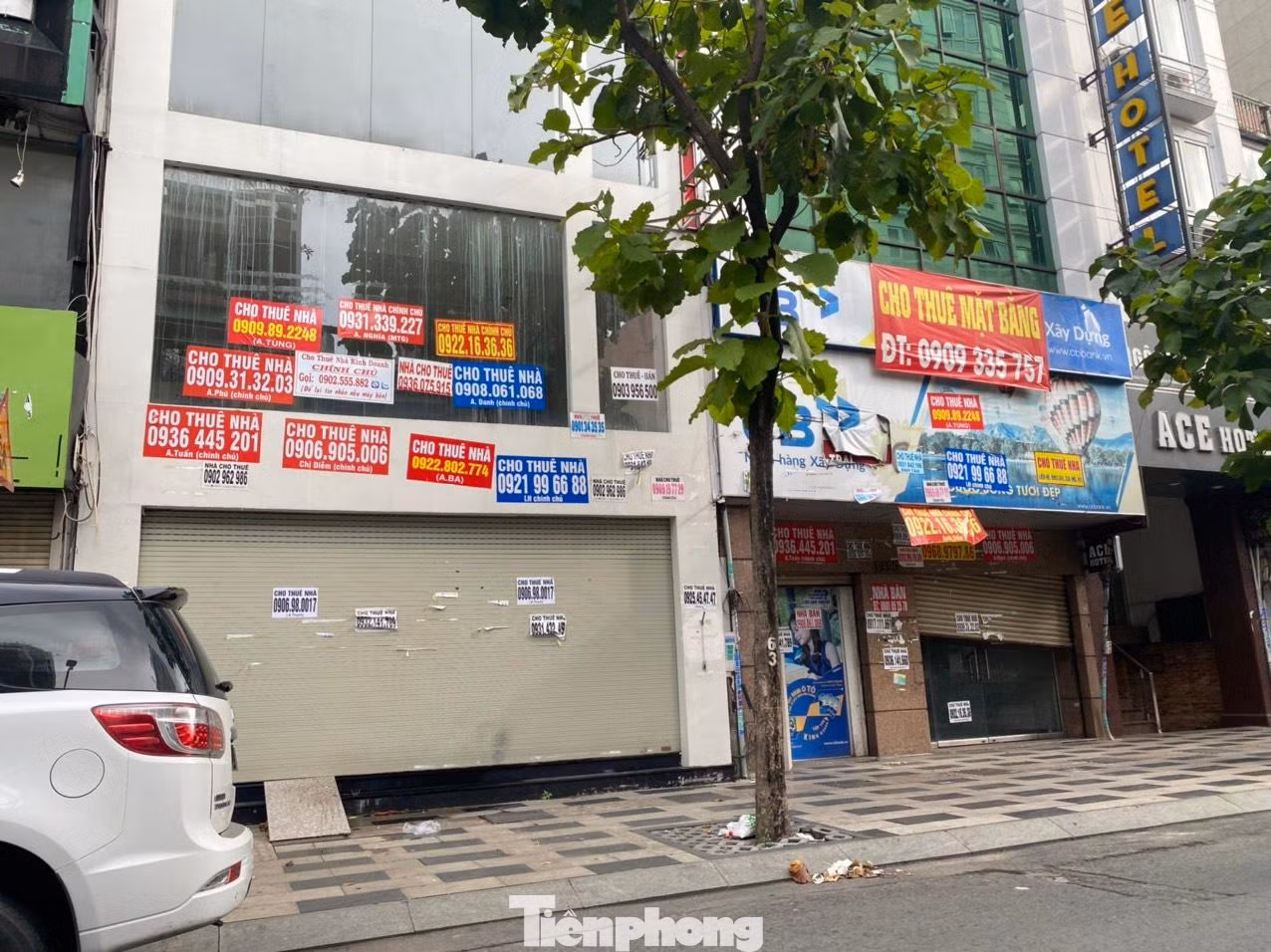 Phố thời trang sầm uất nhất TPHCM là đường Nguyễn Trãi cũng không ngoại lệ.