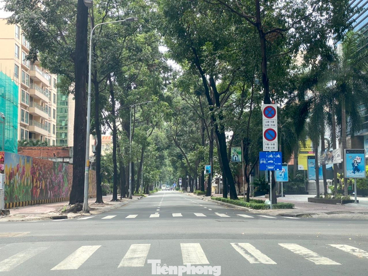 Cảm ơn tình cảm và những nghĩa cử cao đẹp mà các ban, bộ, ngành, đoàn thể Trung ương, cấp ủy, chính quyền, đoàn thể và nhân dân các địa phương, các đơn vị trong toàn quân đã dành cho cán bộ, chiến sĩ và nhân dân trên địa bàn Quân khu 7, giúp chúng tôi vượt qua khó khăn từng bước ngăn chặn, khống chế, đẩy lùi đại dịch trên địa bàn. Cảm ơn tình cảm và những nghĩa cử cao đẹp mà các ban, bộ, ngành, đoàn thể Trung ương, cấp ủy, chính quyền, đoàn thể và nhân dân các địa phương, các đơn vị trong toàn quân đã dành cho cán bộ, chiến sĩ và nhân dân trên địa bàn Quân khu 7, giúp chúng tôi vượt qua khó khăn từng bước ngăn chặn, khống chế, đẩy lùi đại dịch trên địa bàn.