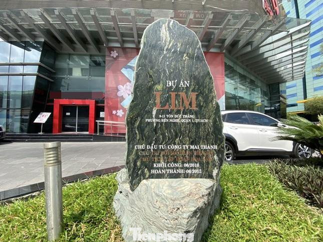 Khu đất số 9-11 Tôn Đức Thắng, quận 1 đang là tòa nhà văn phòng LIM. Khu đất số 9-11 Tôn Đức Thắng, quận 1 đang là tòa nhà văn phòng LIM.