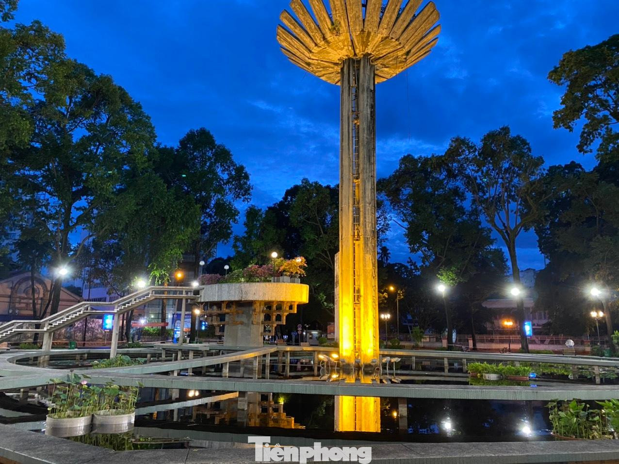 Hồ Con Rùa trước kia nhộn nhịp thì nay im ắng.