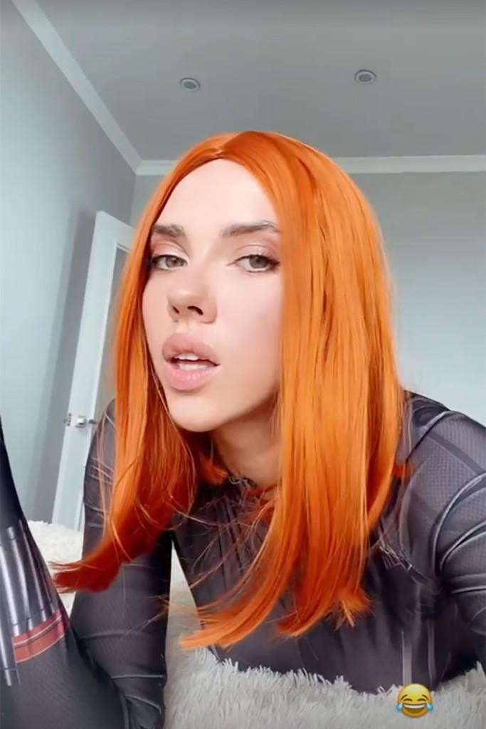 Shumskaya giống ngôi sao "Black Widow" một cách kỳ lạ. Shumskaya giống ngôi sao "Black Widow" một cách kỳ lạ.