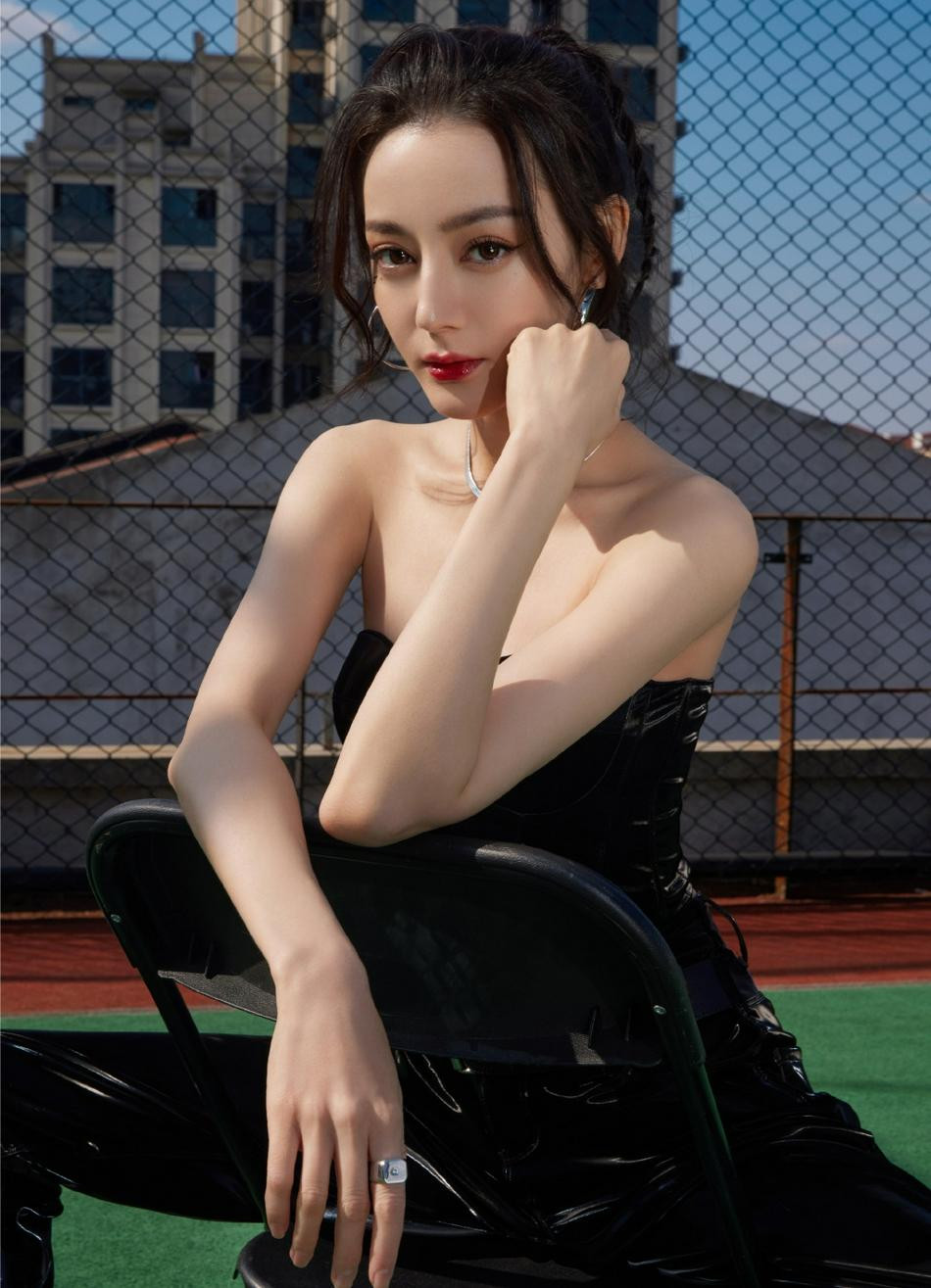 Giải thưởng này khiến không ít dân mạng Trung Quốc sững sờ. Đa phần đều tỏ ra khó hiểu về tiêu chí trao giải của ban tổ chức, đồng thời nghi ngờ về chất lượng giải thưởng.