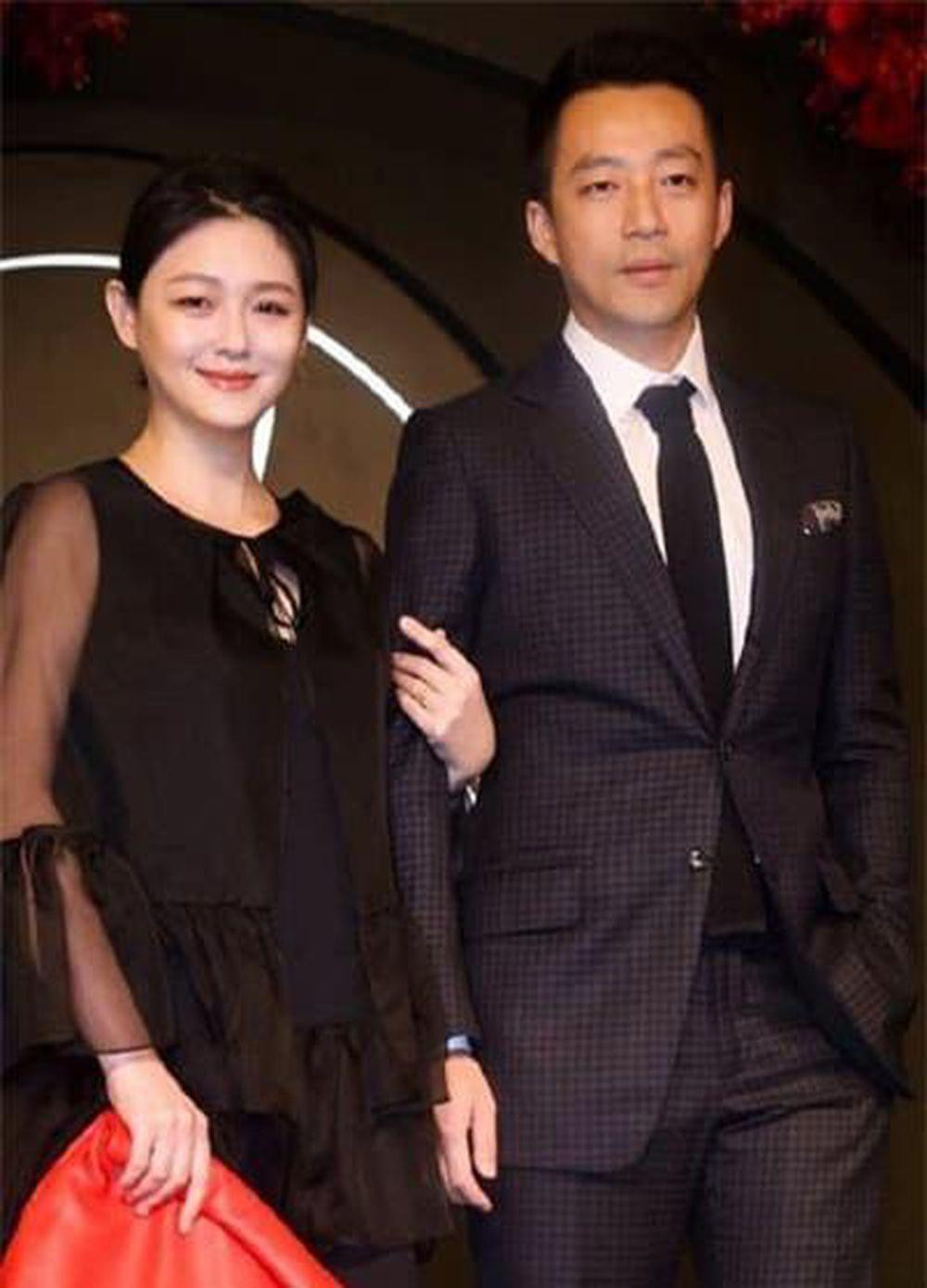 Từ Hy Viên xác nhận tin ly hôn chồng doanh nhân. Từ Hy Viên xác nhận tin ly hôn chồng doanh nhân.