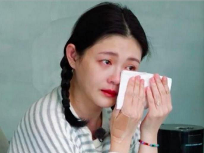 Từ Hy Viên đang trong thời gian khó khăn. Từ Hy Viên đang trong thời gian khó khăn.