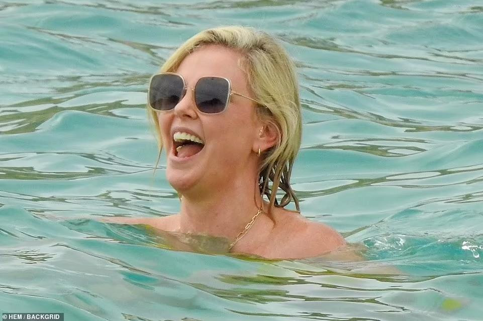 Minh tinh 7x dường như đã có một kỳ nghỉ sảng khoái.