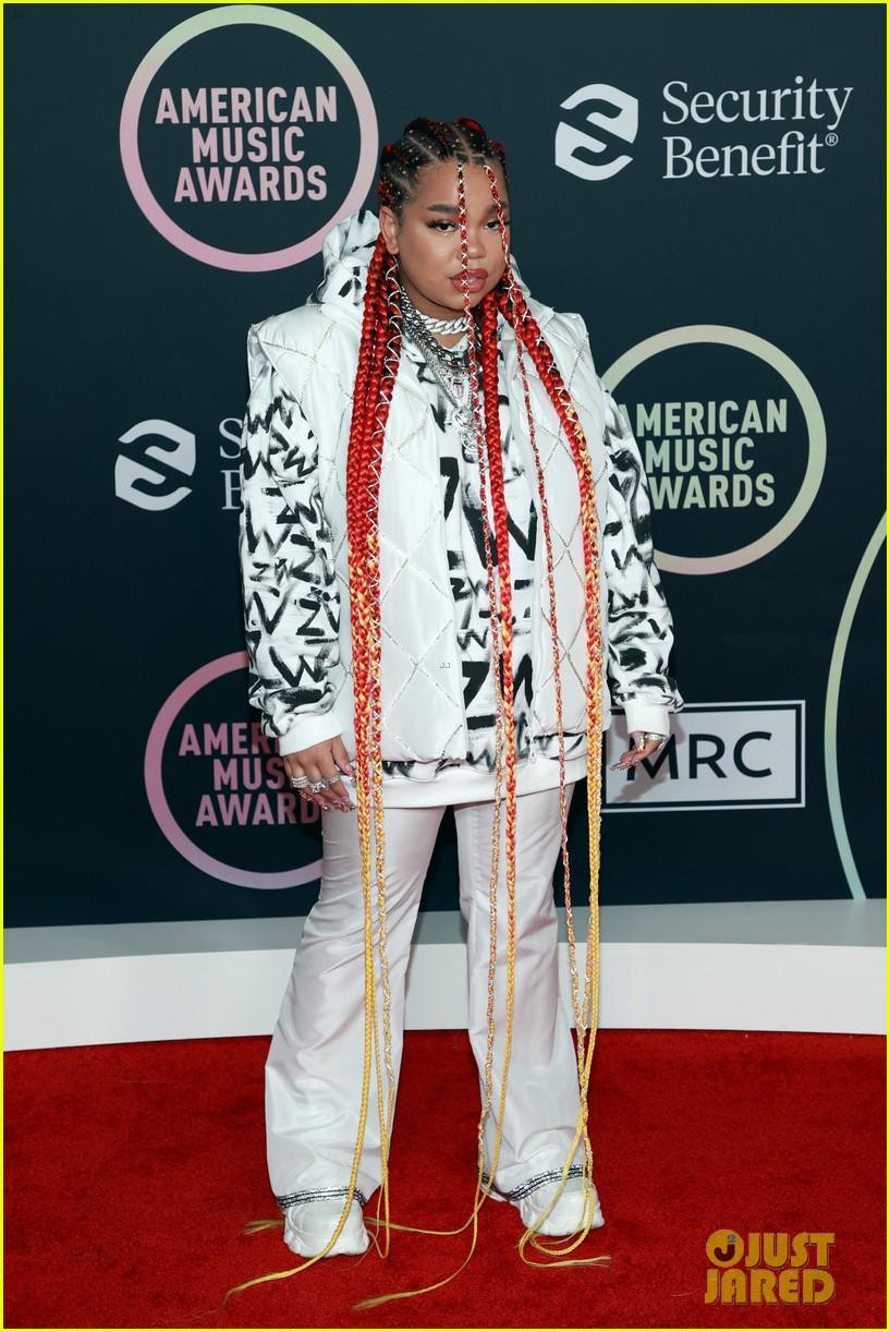 Giọng ca Đức Zoe Wees với mái tóc ấn tượng. Giọng ca Đức Zoe Wees với mái tóc ấn tượng.