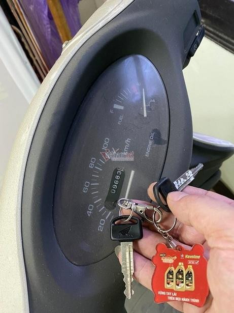 Xe mới đi được hơn vài nghìn km, chìa khóa zin theo xe. Xe mới đi được hơn vài nghìn km, chìa khóa zin theo xe.
