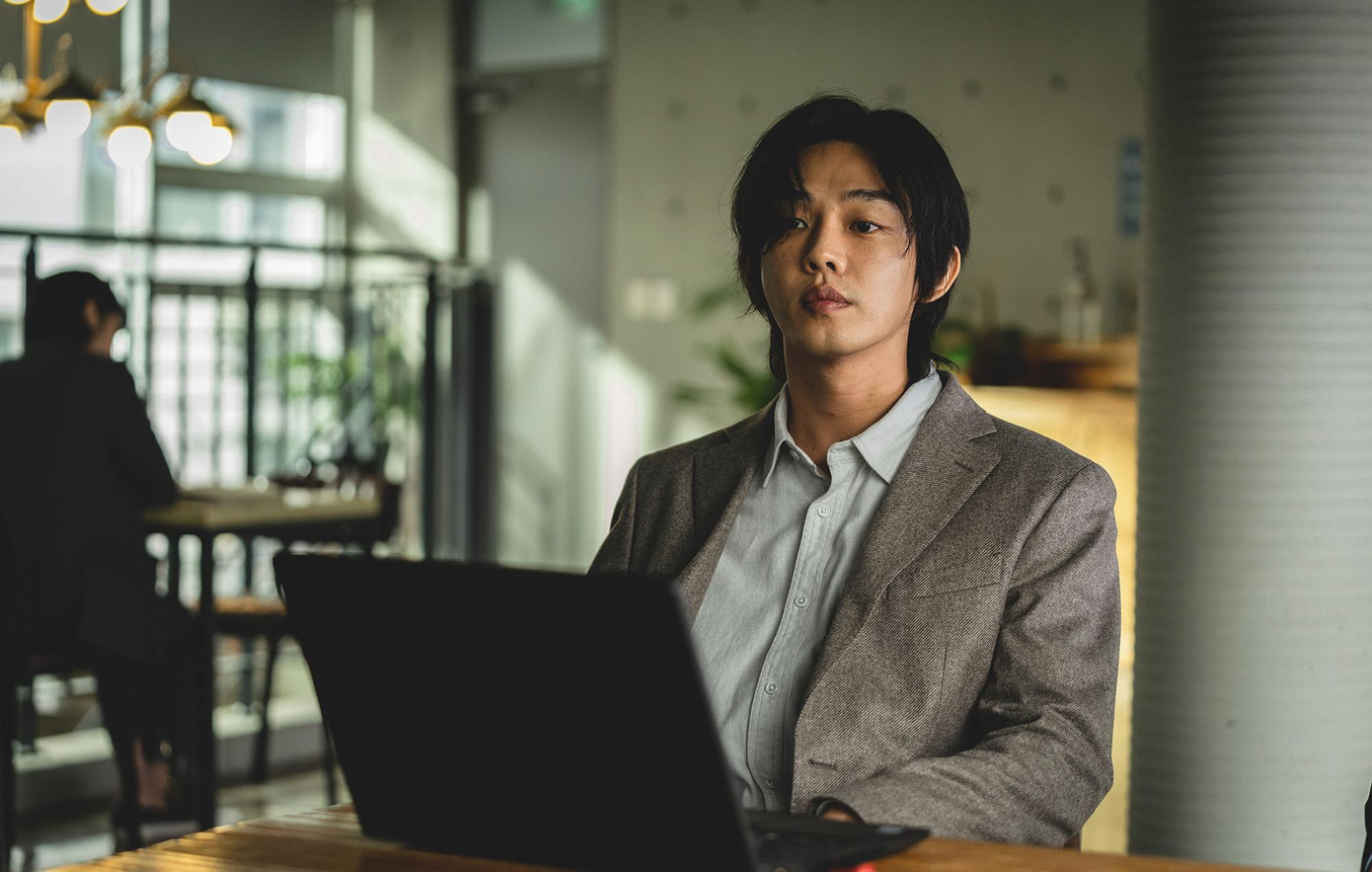 Yoo Ah In tái xuất thành công rực rỡ với "Hellbound". Yoo Ah In tái xuất thành công rực rỡ với "Hellbound".