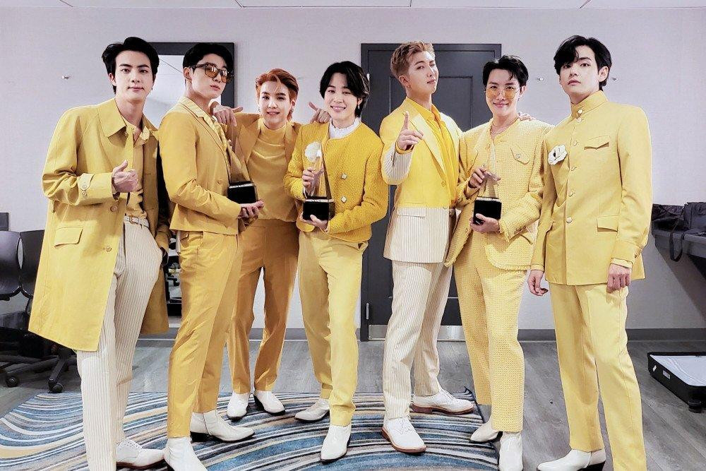 BTS thắng lớn tại AMAs 2021. BTS thắng lớn tại AMAs 2021.