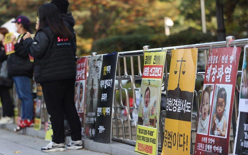 Người Hàn biểu tình đòi công lý cho bé gái xấu số Jung In.