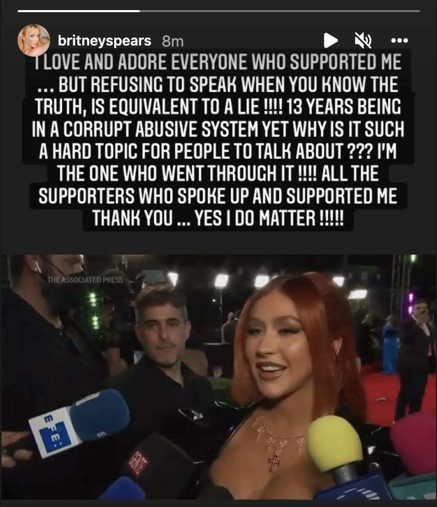 Britney Spears công khai "dằn mặt" Xtina.